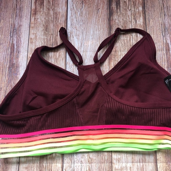 PINK Victoria’s Secret Sports Bra - Picture 3 of 4